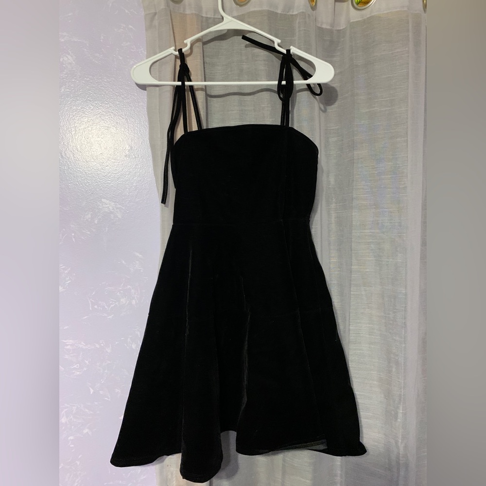 Cute classy velvet black dress
